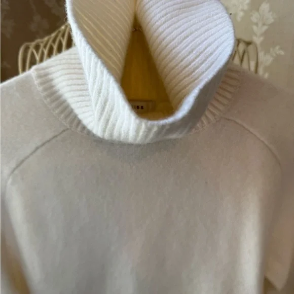 Reiss Ivory cashmere and wool turtleneck sweater - Picture 9 of 13